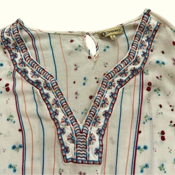 Democracy Peplum Flounce Split Sleeve Embroidered Placket Front Printed Top Sz L - Picture 2 of 8
